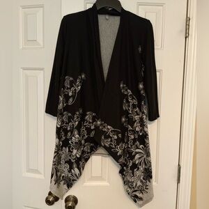 NY Collection NWOT Gorgeous Medium Black & Gray Floral Cardigan